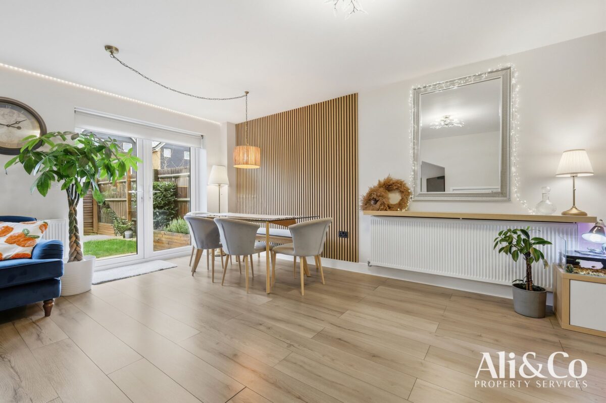 Schoolfield Road, Grays