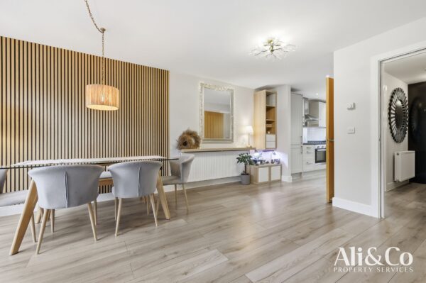 Schoolfield Road, Grays