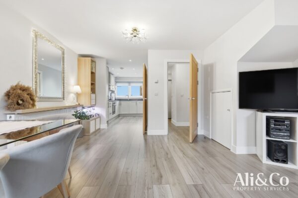 Schoolfield Road, Grays