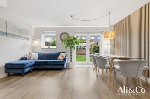 Schoolfield Road, Grays