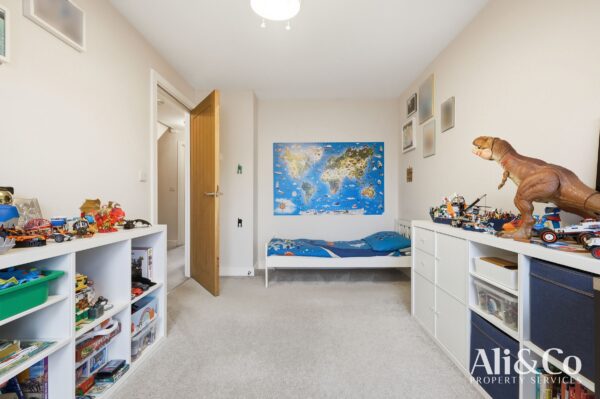 Schoolfield Road, Grays