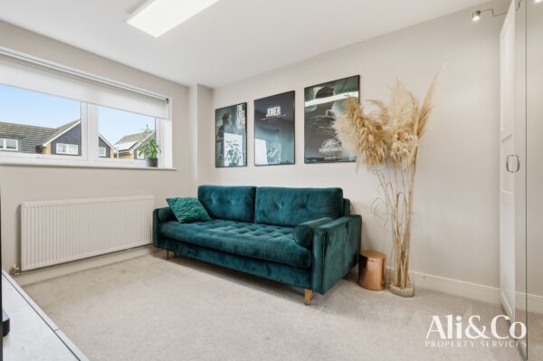 Schoolfield Road, Grays