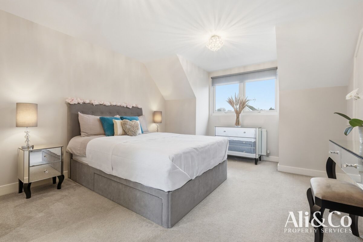 Schoolfield Road, Grays