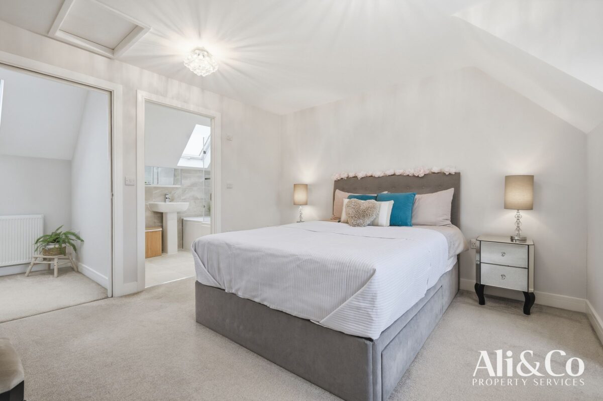 Schoolfield Road, Grays