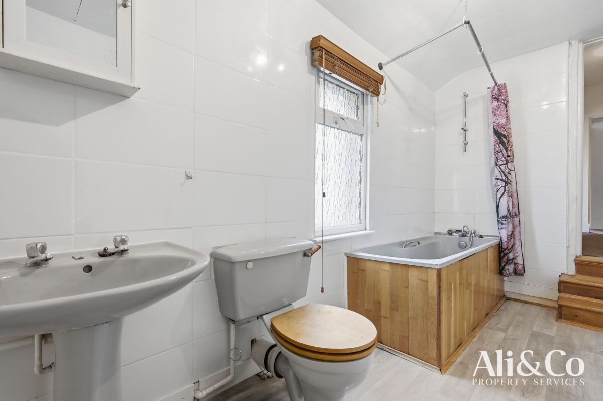 William Street, Grays, RM17 6DY