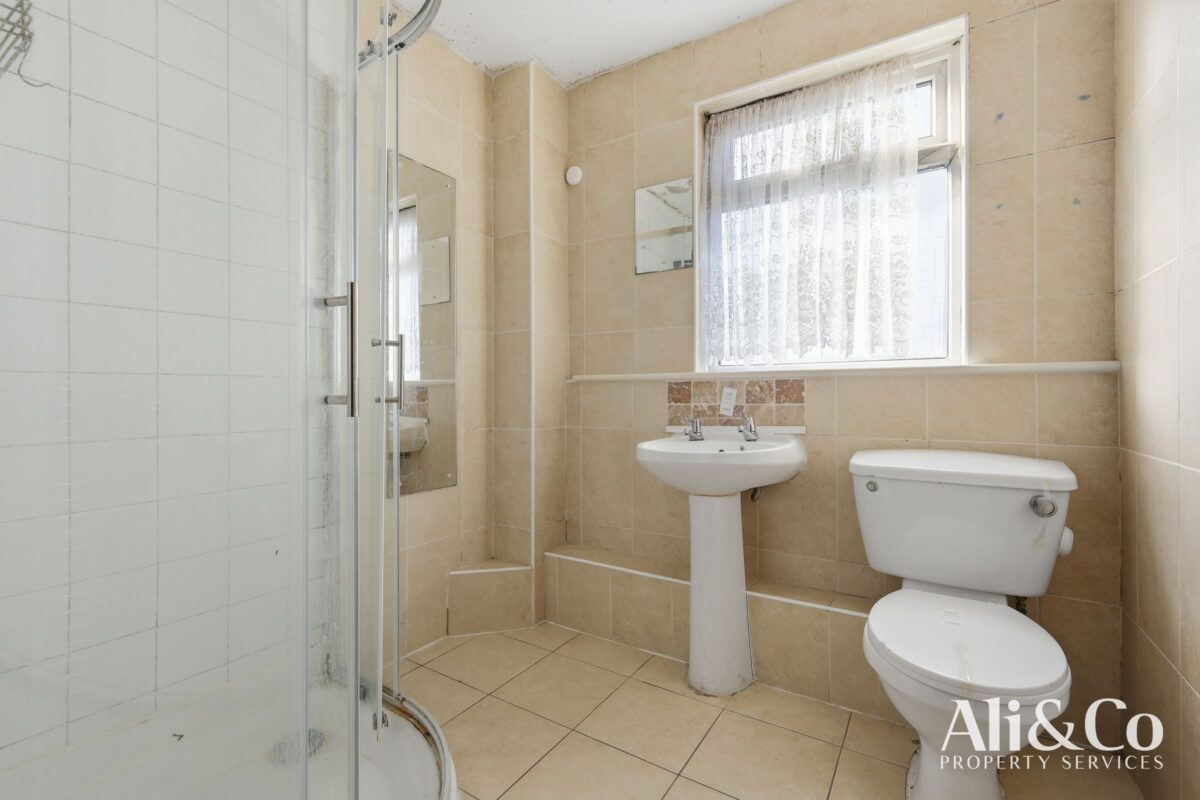 Boscombe Avenue, Grays