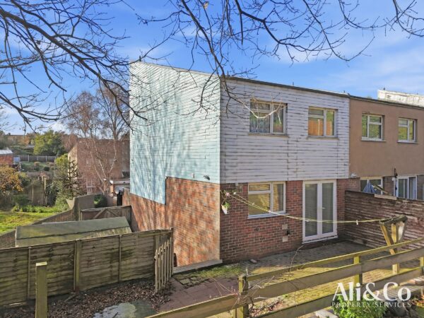 Boscombe Avenue, Grays