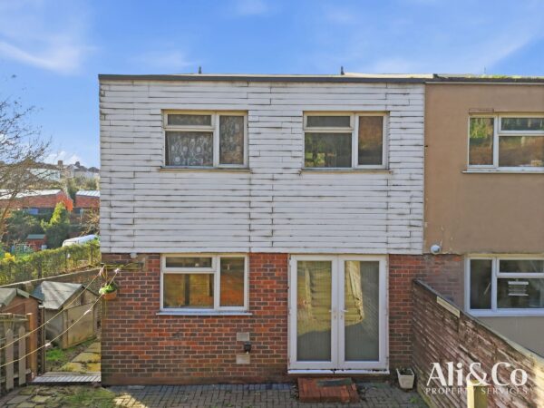 Boscombe Avenue, Grays