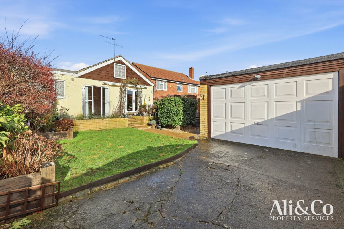 Rosedale Road, Grays