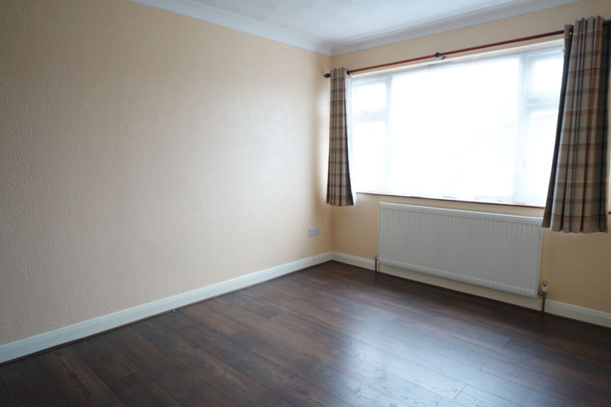 Waverley Gardens, Grays