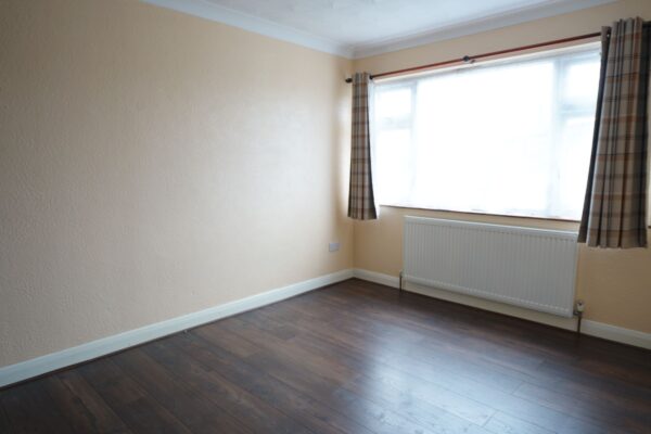 Waverley Gardens, Grays