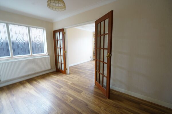 Waverley Gardens, Grays