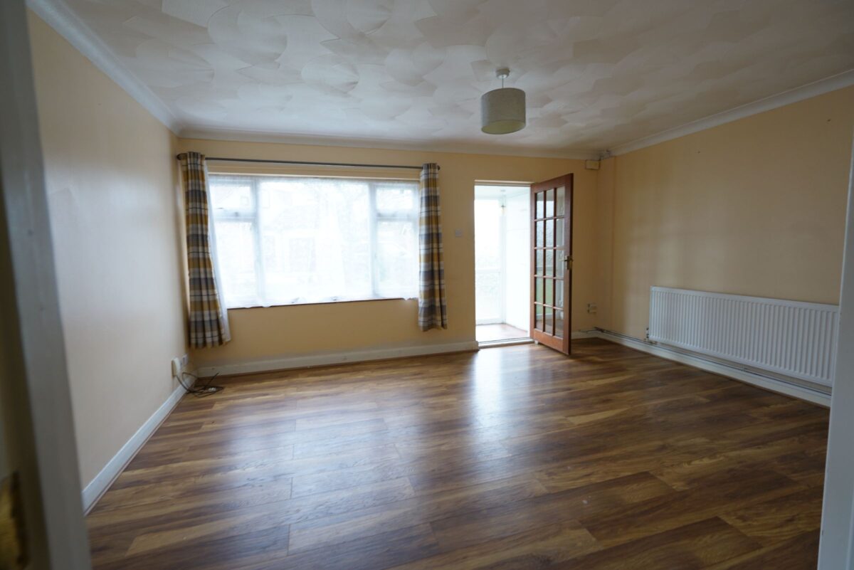 Waverley Gardens, Grays