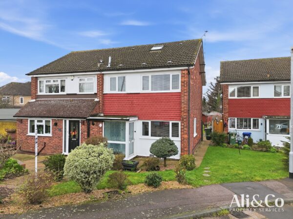 Waverley Gardens, Grays