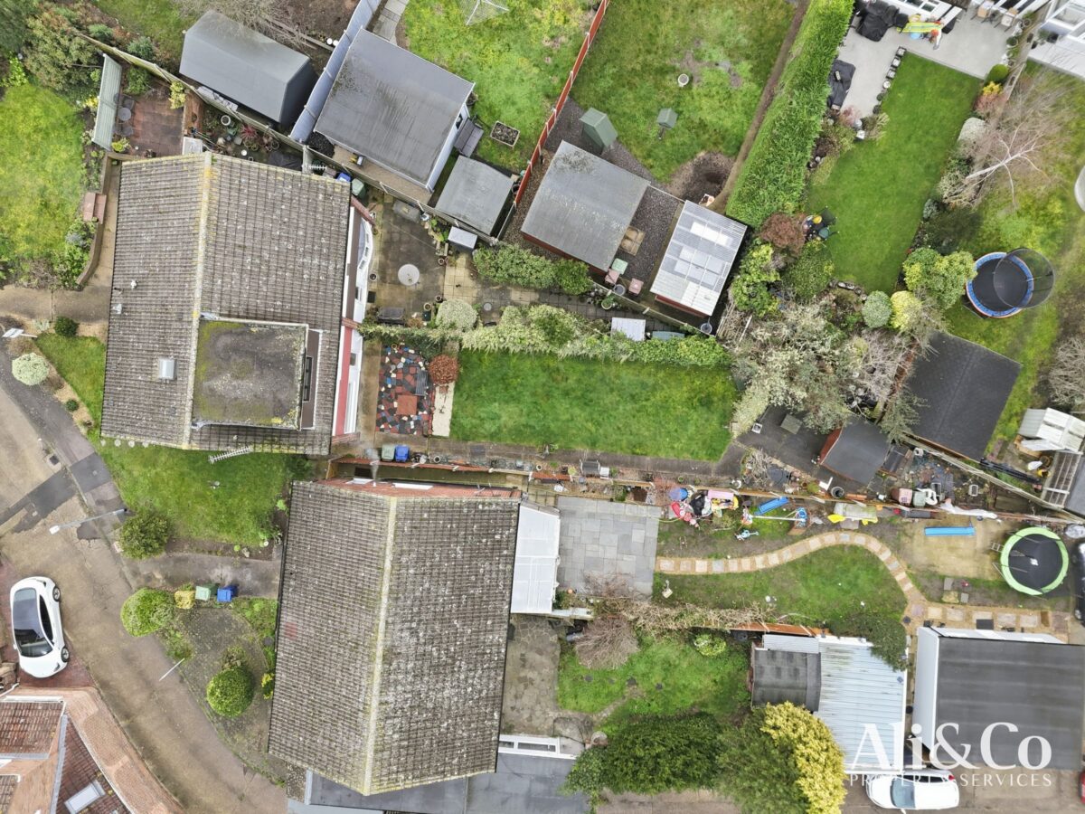 Waverley Gardens, Grays