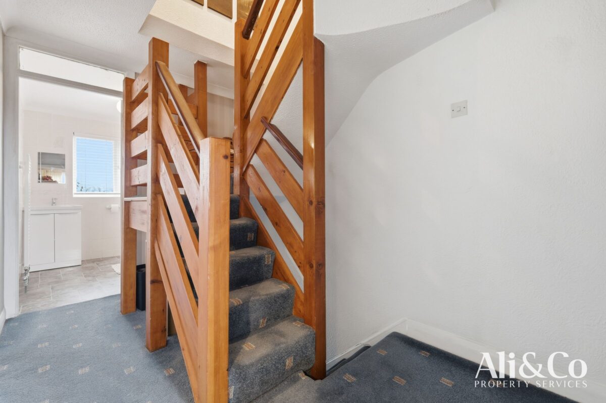 Waverley Gardens, Grays