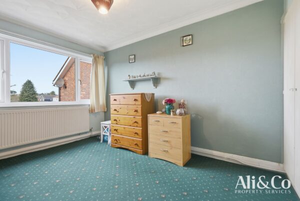 Waverley Gardens, Grays