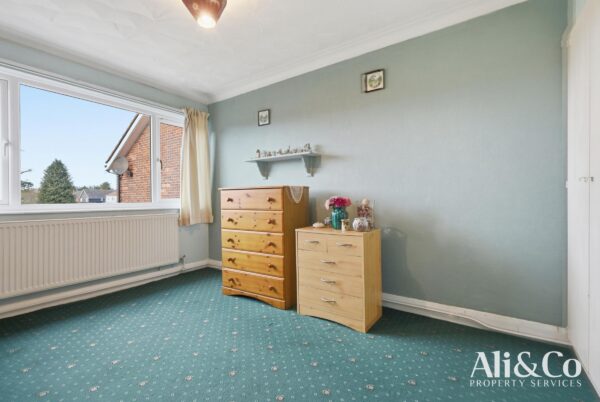 Waverley Gardens, Grays