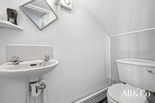 Waverley Gardens, Grays