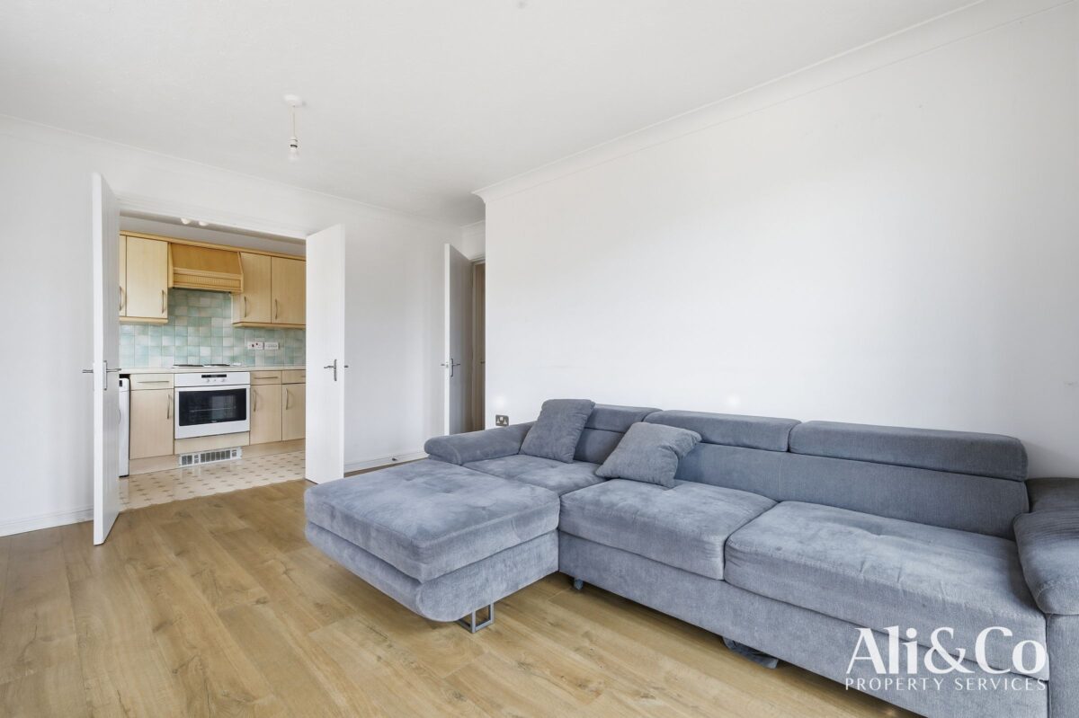 Rawlyn Close, Chafford Hundred