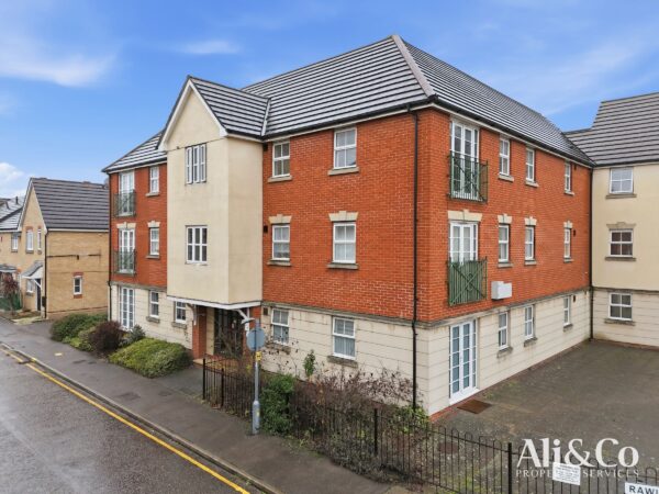 Rawlyn Close, Chafford Hundred