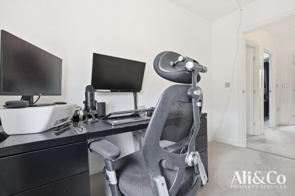 Culverin Avenue, Grays