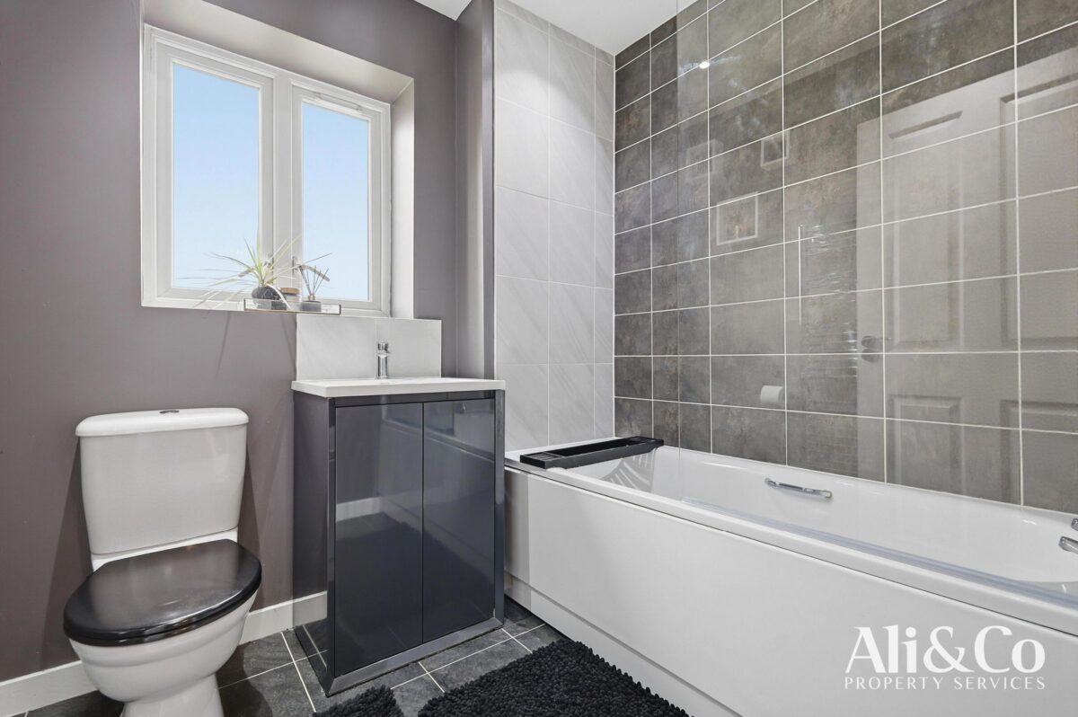 Culverin Avenue, Grays