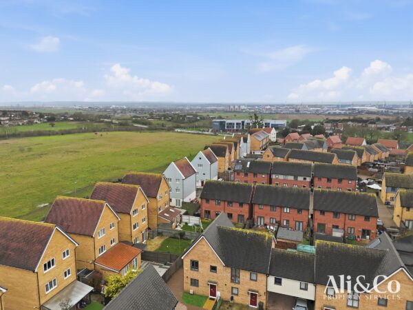 Culverin Avenue, Grays