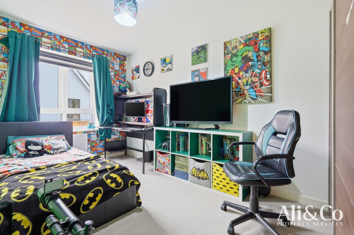 Culverin Avenue, Grays