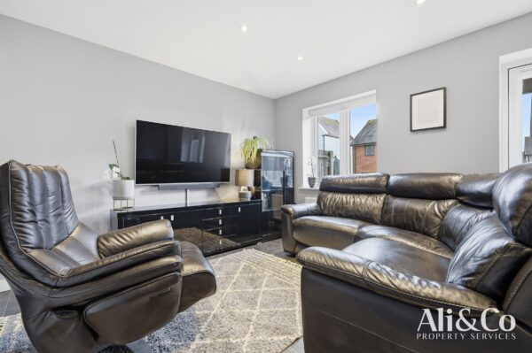 Culverin Avenue, Grays