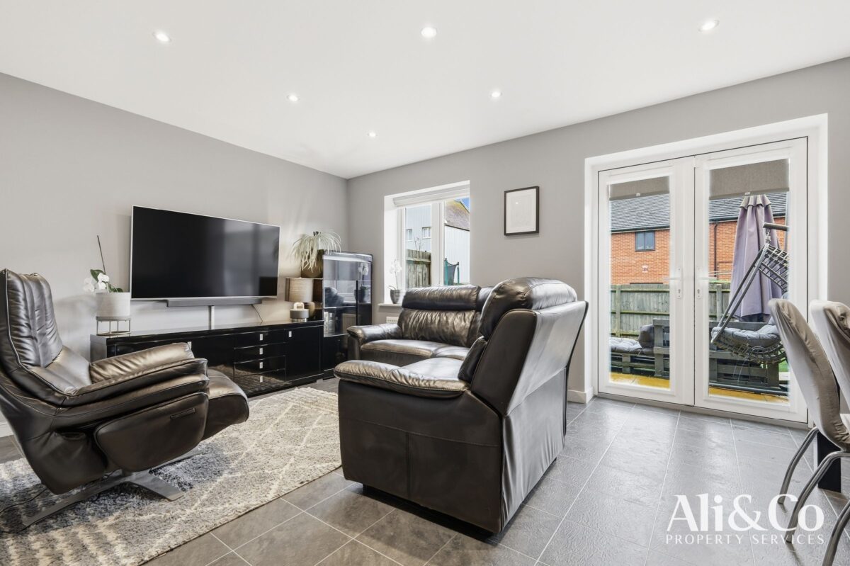 Culverin Avenue, Grays