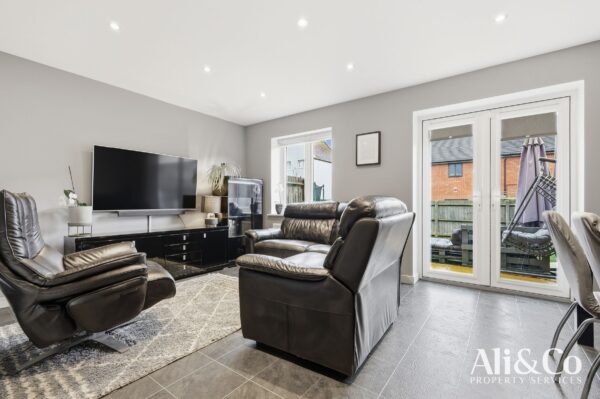 Culverin Avenue, Grays