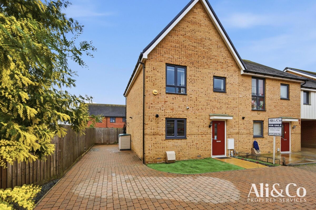 Culverin Avenue, Grays