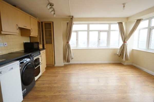 Flat , Riverside Heights, Dock Road, Tilbury