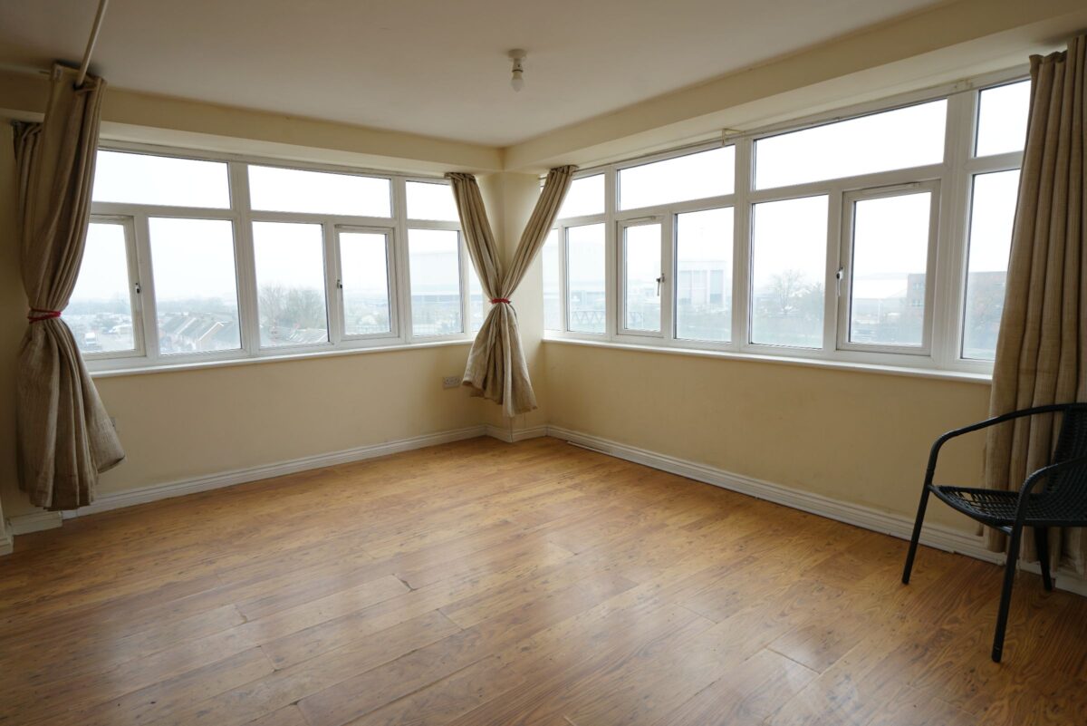 Flat , Riverside Heights, Dock Road, Tilbury