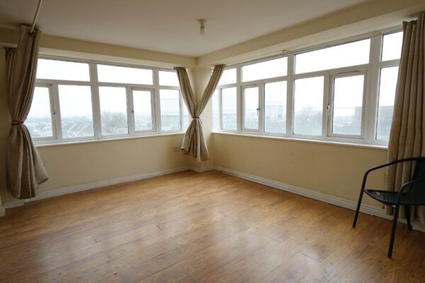 Flat , Riverside Heights, Dock Road, Tilbury