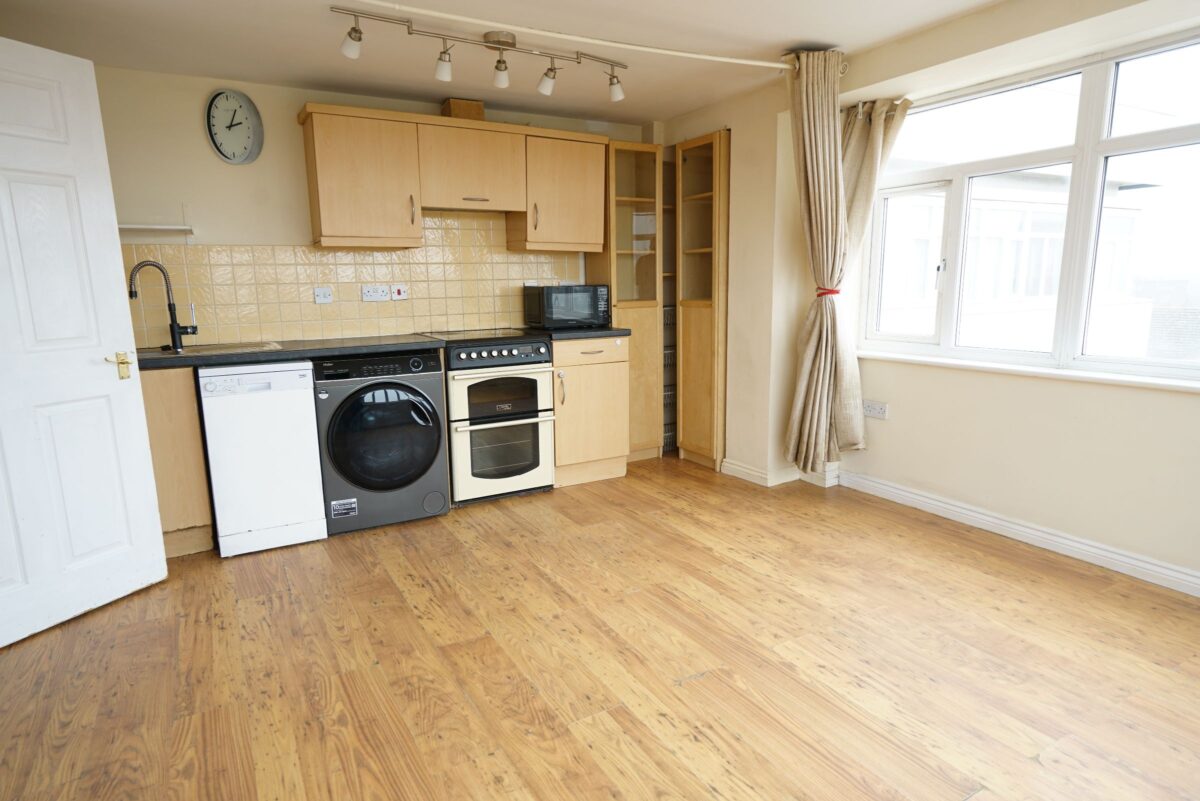 Flat , Riverside Heights, Dock Road, Tilbury