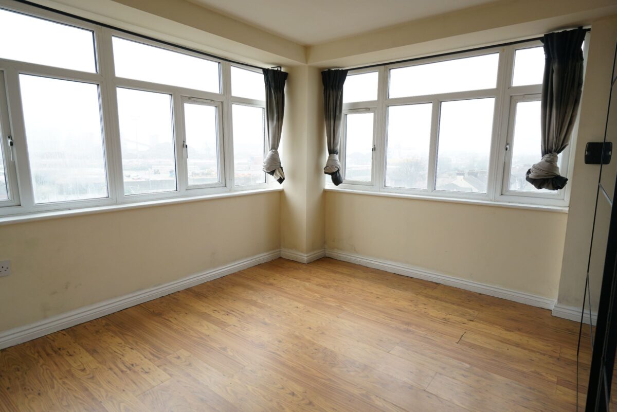 Flat , Riverside Heights, Dock Road, Tilbury