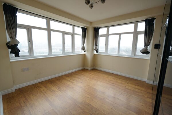 Flat , Riverside Heights, Dock Road, Tilbury