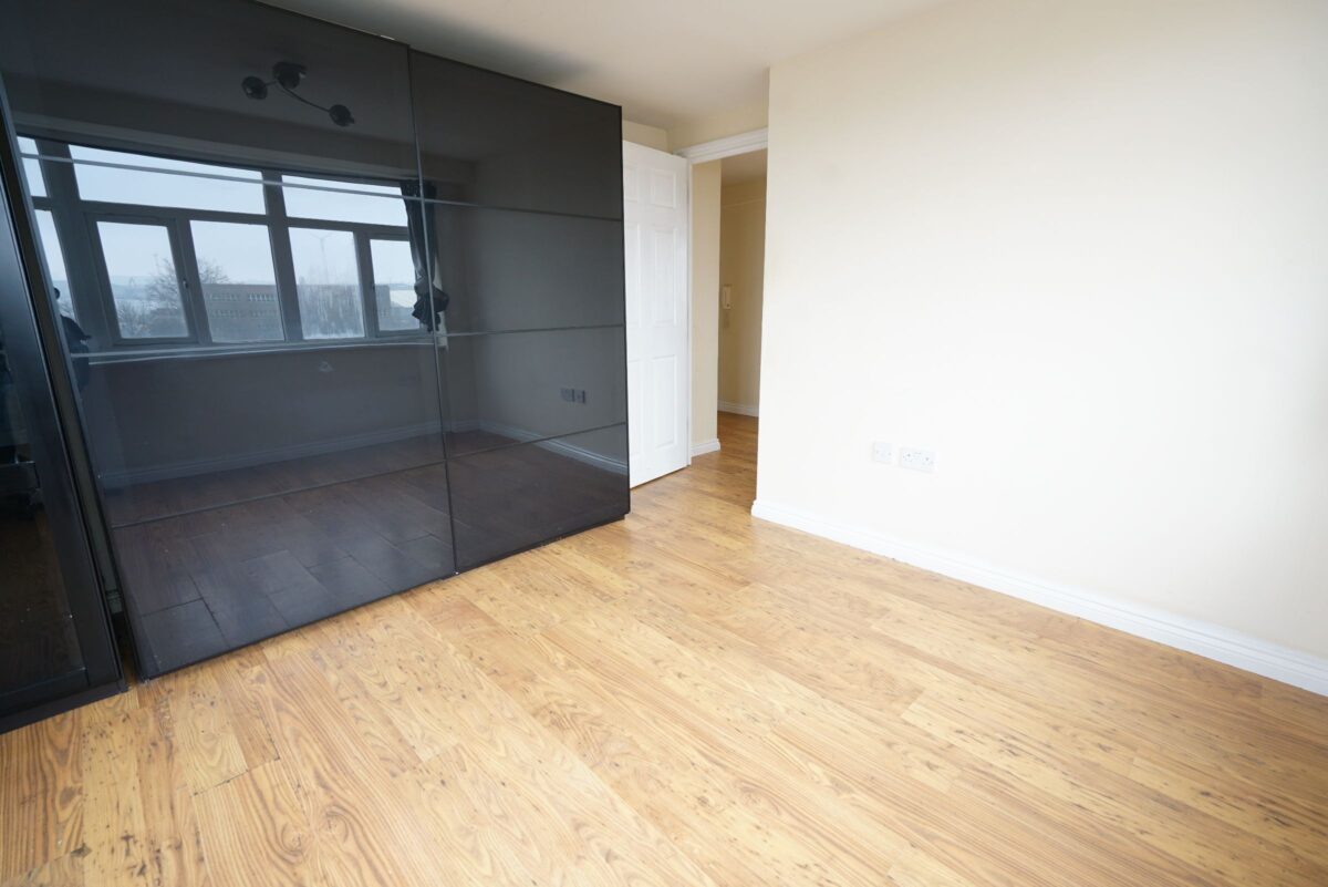 Flat , Riverside Heights, Dock Road, Tilbury