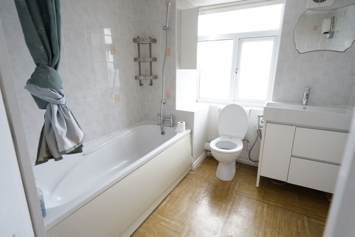 Flat , Riverside Heights, Dock Road, Tilbury