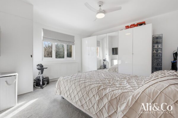 College Avenue, Grays