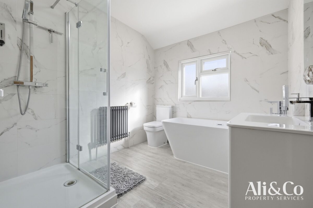 College Avenue, Grays