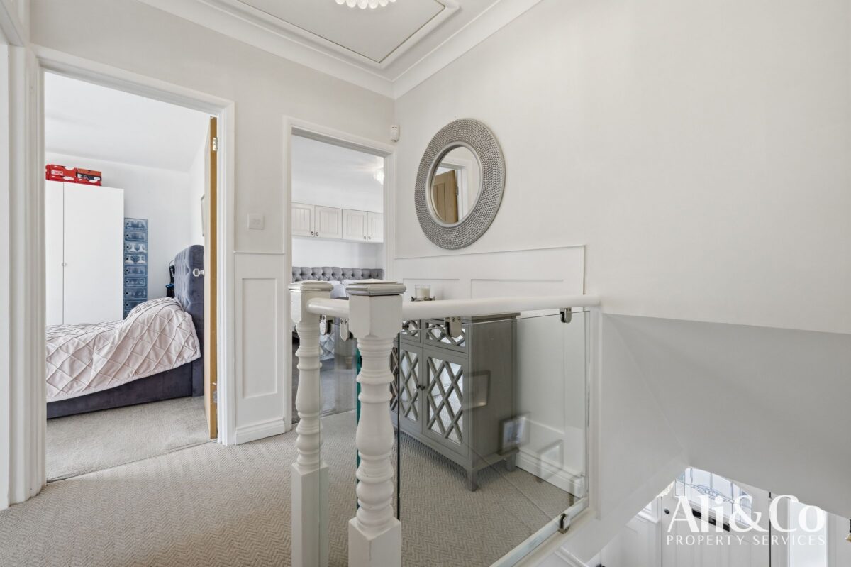 College Avenue, Grays