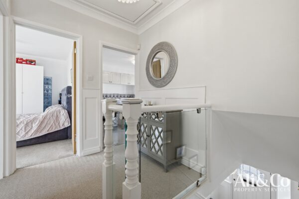 College Avenue, Grays