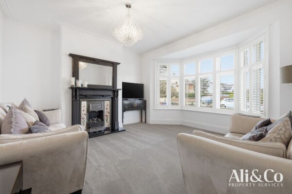 College Avenue, Grays