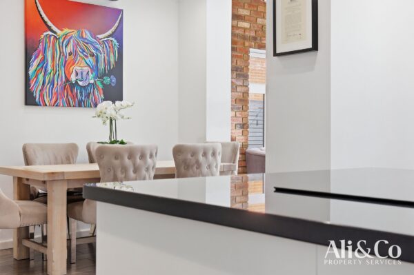 College Avenue, Grays