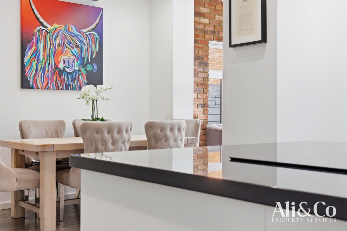 College Avenue, Grays