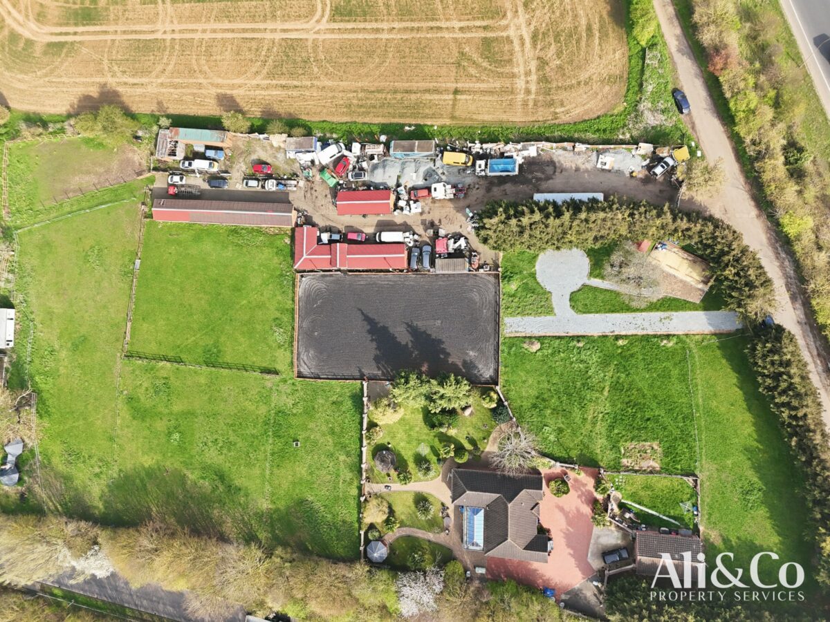Rainbow Acres, North Stifford