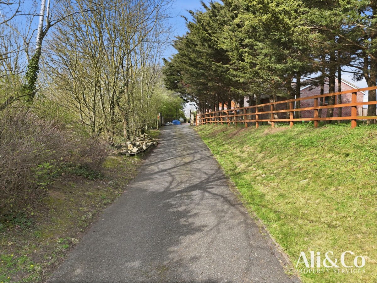 Rainbow Acres, North Stifford